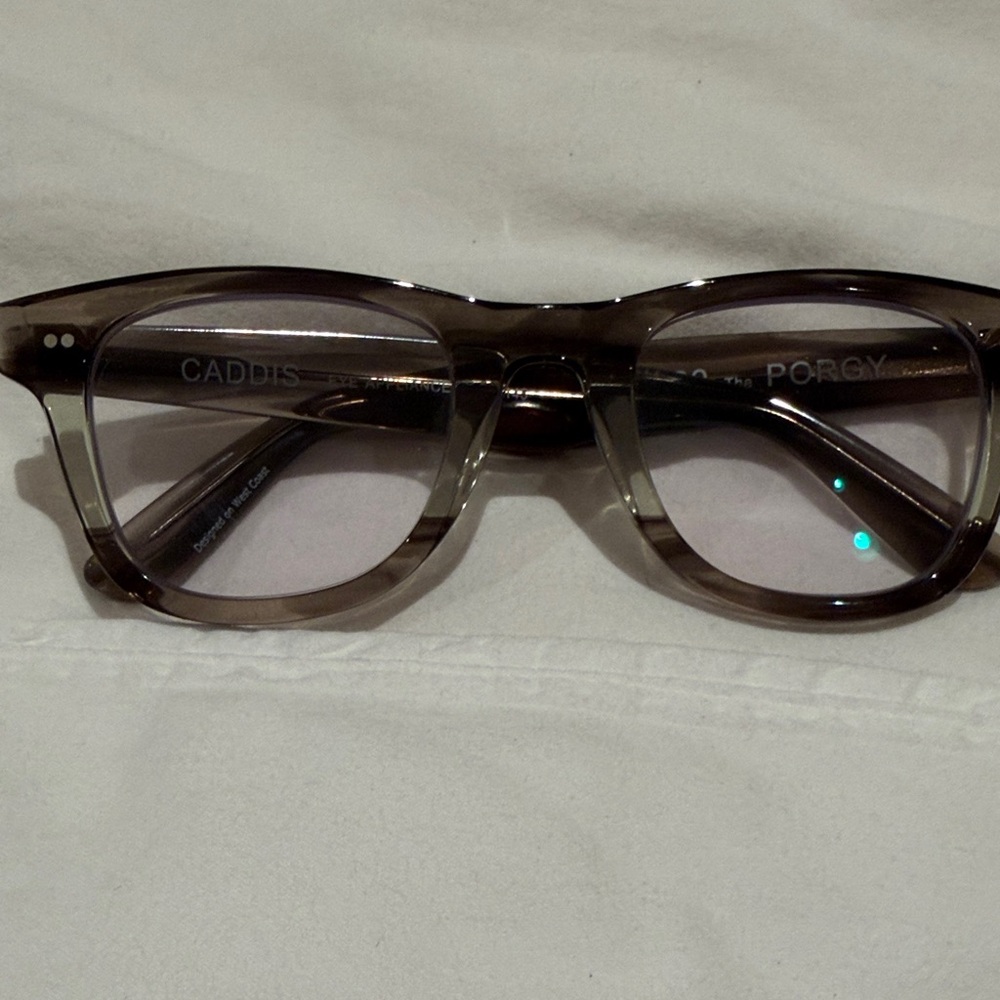 Caddis reading glasses 2.0 Goofy Regular Slim Rectangular Glasses in Smoky Gray